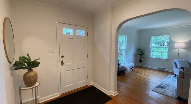 Photo of 5804 Harwood Dr, Des Moines, IA 50312