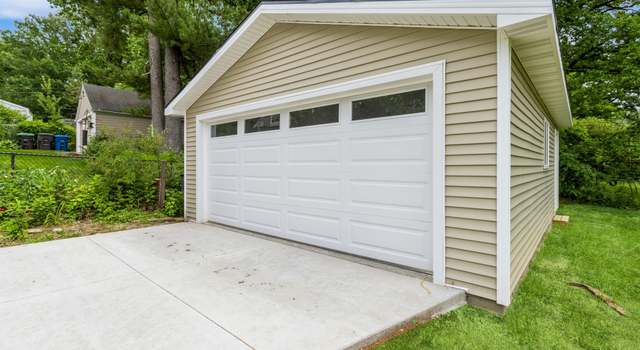 Photo of 5804 Harwood Dr, Des Moines, IA 50312