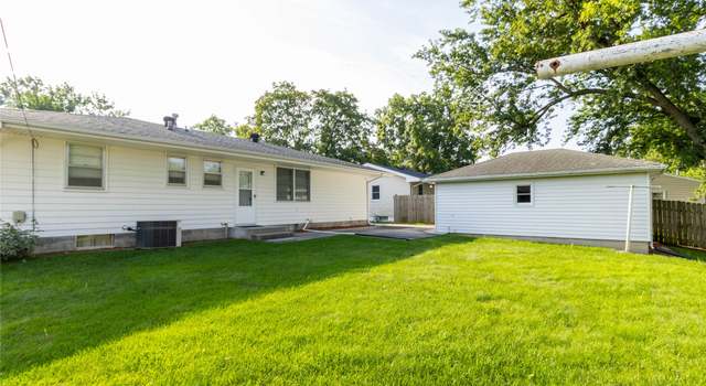 Photo of 4024 65th St, Urbandale, IA 50322