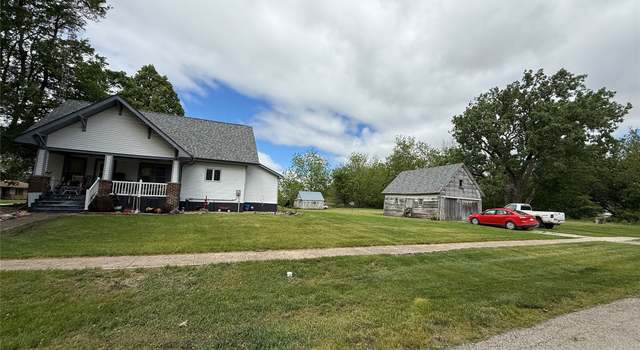 Photo of 604 3rd St, Fontanelle, IA 50846