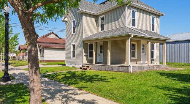 Photo of 310 S 2nd Ave W, Newton, IA 50208