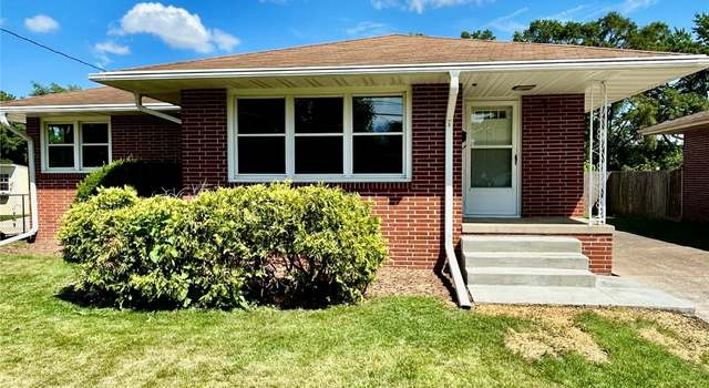 Photo of 2327 Glenbrook Dr, Des Moines, IA 50316