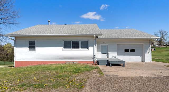 Photo of 711 W 21st St, Lovilia, IA 50150