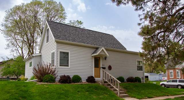 Photo of 915 W 2nd St, Pella, IA 50219