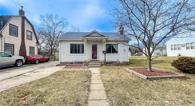 Photo of 3916 Glover Ave, Des Moines, IA 50315
