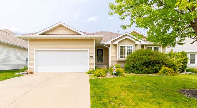 Photo of 12335 Tanglewood Dr, Urbandale, IA 50323