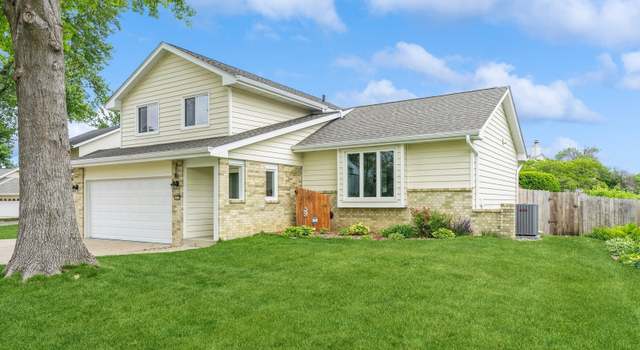 Photo of 4337 Park Ct, Urbandale, IA 50322