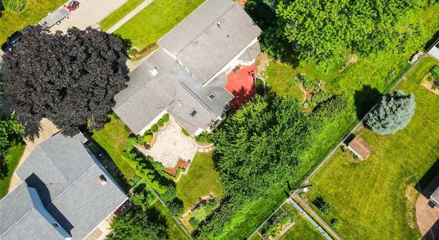 Photo of 1809 79th St, Windsor Heights, IA 50324