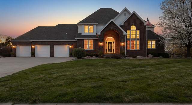 Photo of 640 SE Woodcrest Dr, Waukee, IA 50263