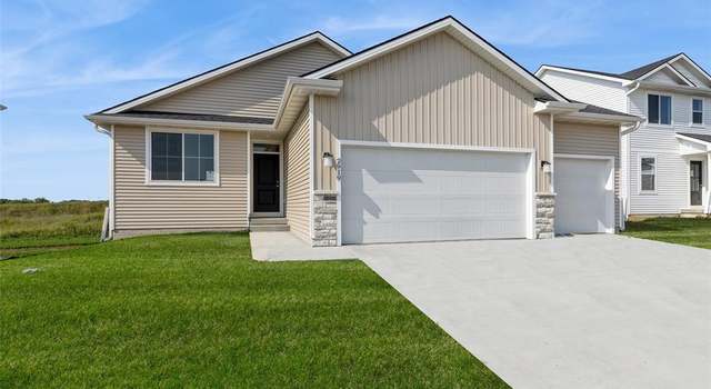 Photo of 1006 Willow Valley Dr, Norwalk, IA 50211