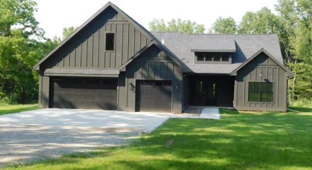 Photo of 4625 NW Lovington Dr, Des Moines, IA 50310