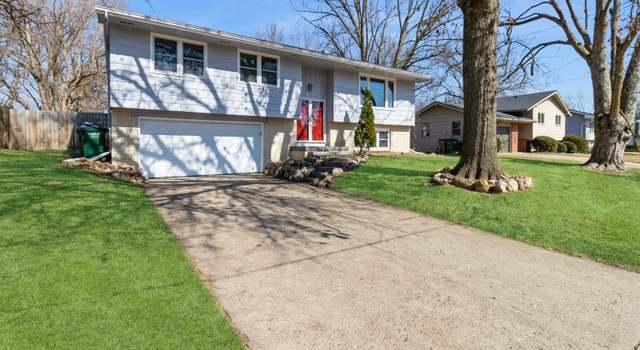 Photo of 3215 Sylvania Dr, West Des Moines, IA 50266