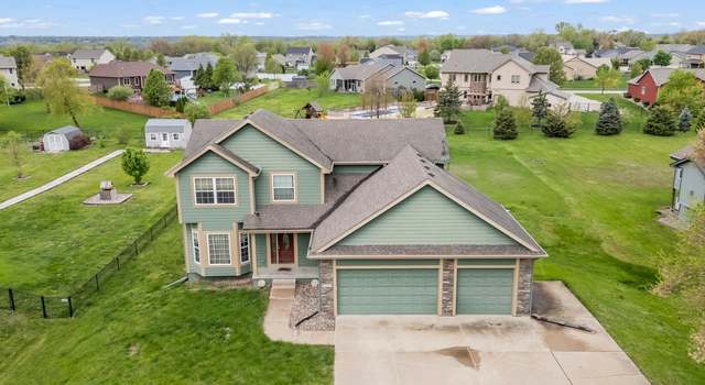 Photo of 8864 NW Beaver Dr, Johnston, IA 50131