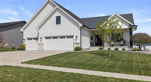 Photo of 10123 Queensland Rd, West Des Moines, IA 50266