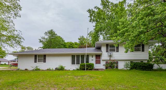 Photo of 7405 Aurora Ave, Urbandale, IA 50322