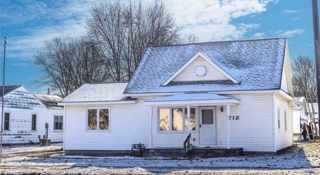Photo of 712 E 1st St, Grimes, IA 50111