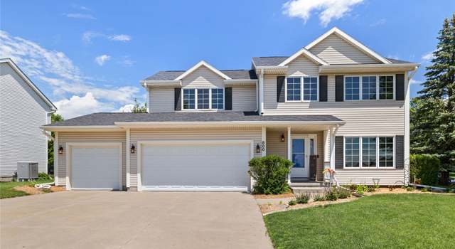 Photo of 800 Spruce St, Waukee, IA 50263