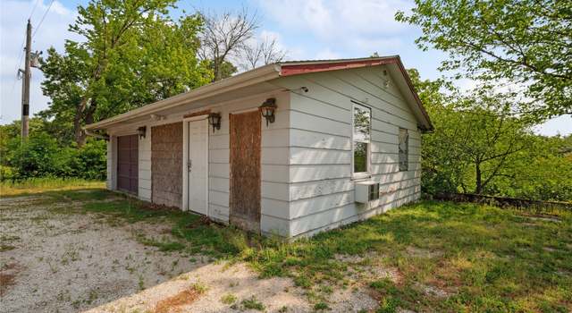 Photo of 8435 Meadow Wood Dr, Dexter, IA 50070