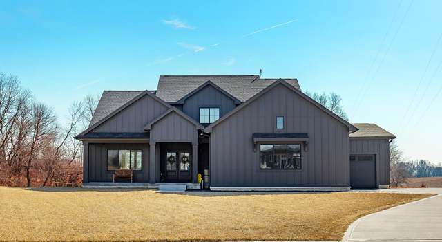 Photo of 747 Meadow Pointe Ct, Alleman, IA 50007