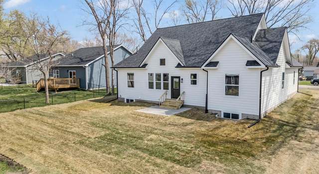 Photo of 407 Vine St, Cambridge, IA 50046