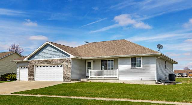 Photo of 404 E Kayla Ln, Prairie City, IA 50228