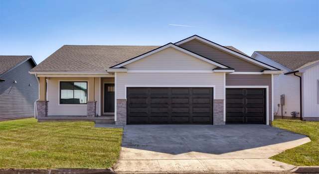 Photo of 9732 Thorton Dr, Johnston, IA 50131