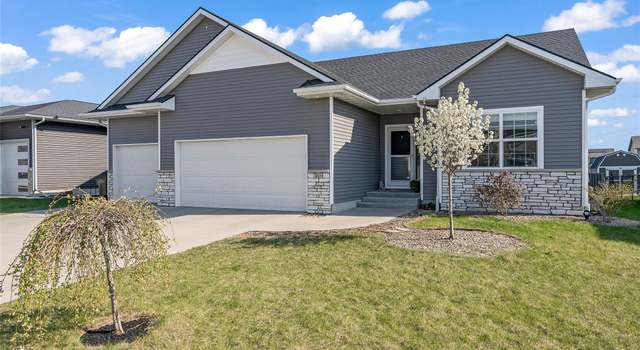 Photo of 309 Summit Cir NW, Bondurant, IA 50035