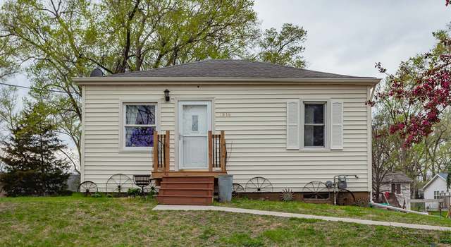 Photo of 1916 E 40th Ct, Des Moines, IA 50317