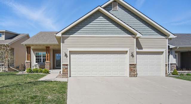 Photo of 13015 Greenbelt Dr, Urbandale, IA 50323