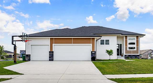 Photo of 309 NW Beechwood Dr, Grimes, IA 50111