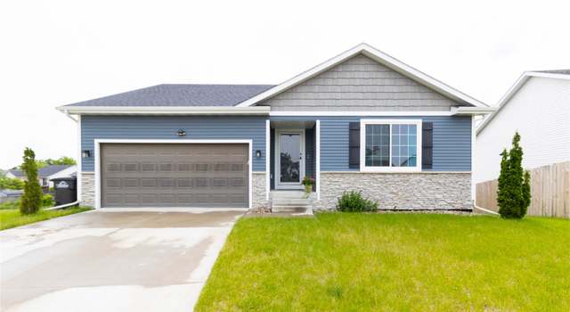 Photo of 2357 Shadow Creek Cir, Des Moines, IA 50320