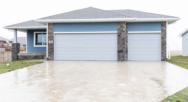 Photo of 402 NE Madison Ave, Elkhart, IA 50073