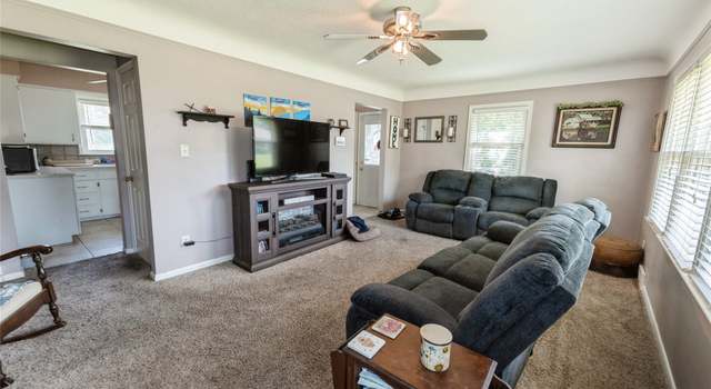 Photo of 1233 Carrie Ave, Des Moines, IA 50315