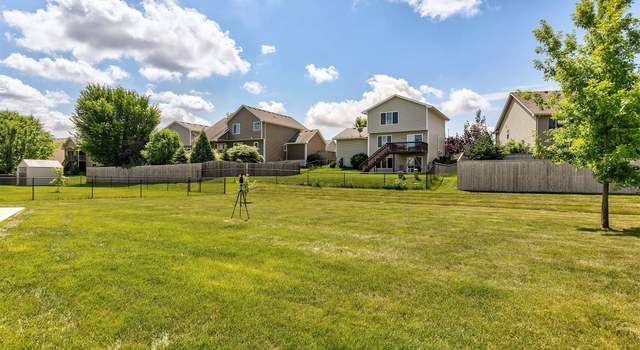 Photo of 590 SE Ashton Ct, Waukee, IA 50263