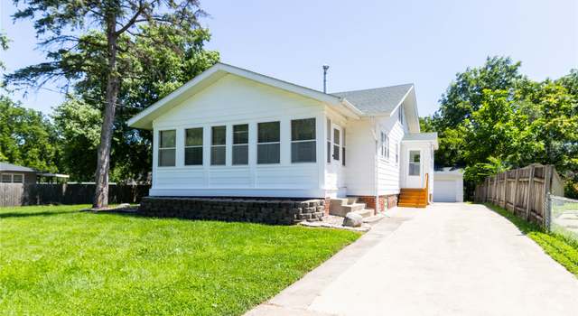 Photo of 3819 E 32nd St, Des Moines, IA 50317