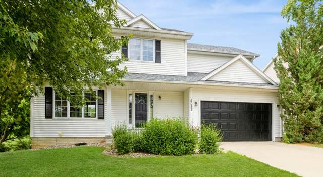 Photo of 5055 Cherrywood Dr, West Des Moines, IA 50265