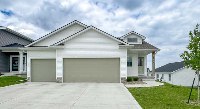 Photo of 2904 Bluebell Ln, Pella, IA 50219