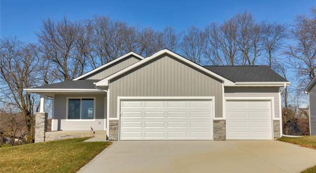 Photo of 5572 Pine Valley Dr, Pleasant Hill, IA 50327