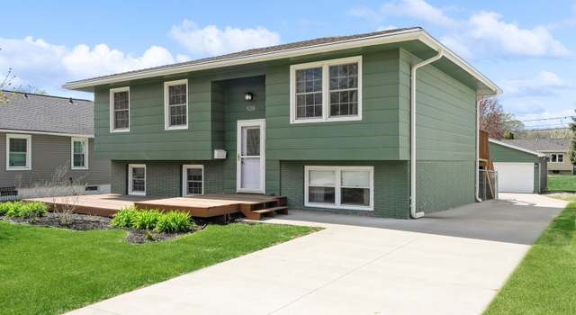 Photo of 528 10th St, West Des Moines, IA 50265