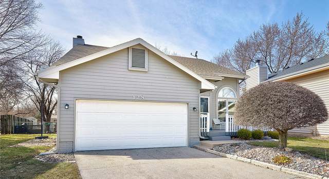 Photo of 128 29th Ct, West Des Moines, IA 50265