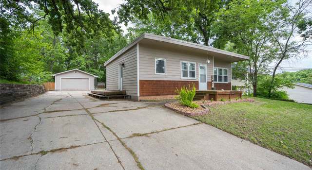 Photo of 107 E Pleasant View Dr, Des Moines, IA 50315