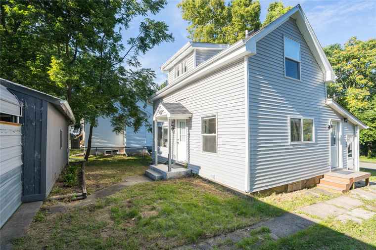 Photo of 918 23rd Pl Des Moines, IA 50312