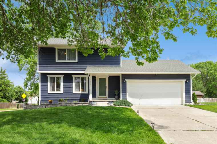 Photo of 2501 SE 18th Ct Des Moines, IA 50320