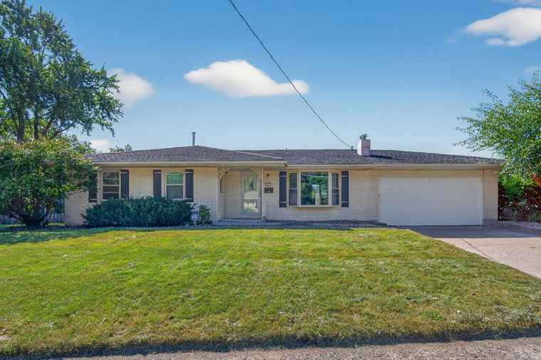 Photo of 4029 Boyd St Des Moines, IA 50317
