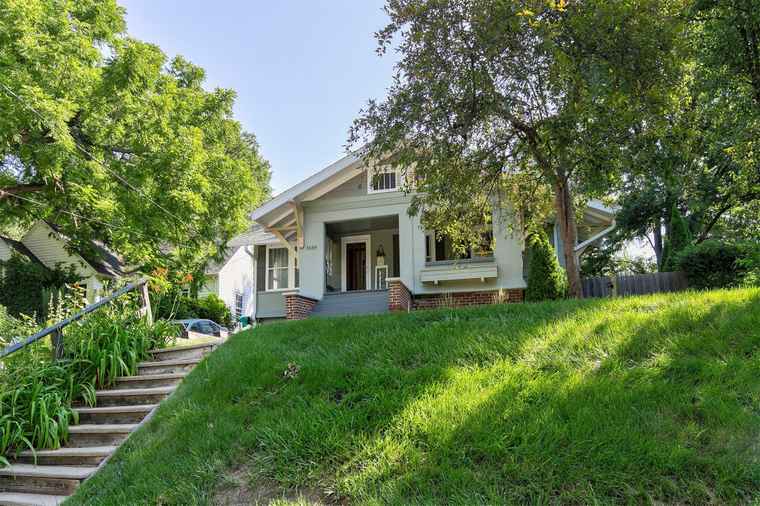 Photo of 1659 Northwest Dr Des Moines, IA 50310