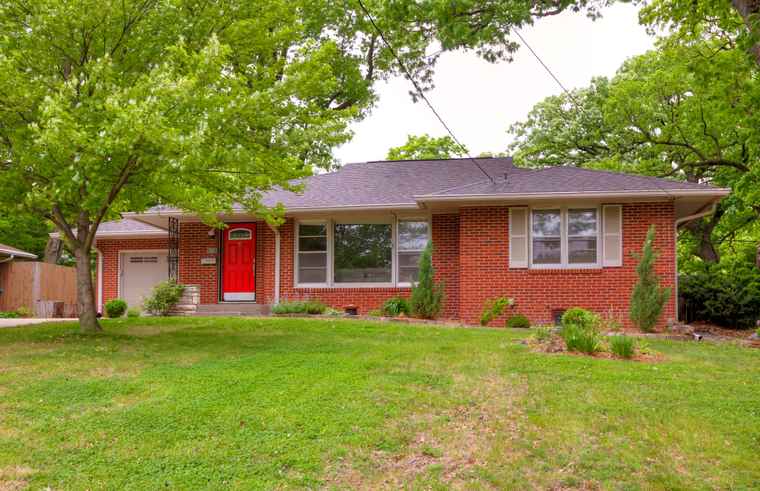 Photo of 3623 Davisson Rd Des Moines, IA 50310
