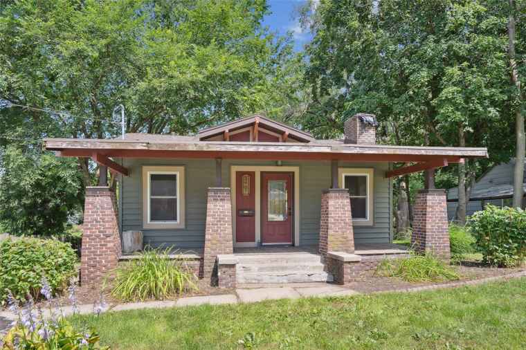 Photo of 3907 50th St Des Moines, IA 50310