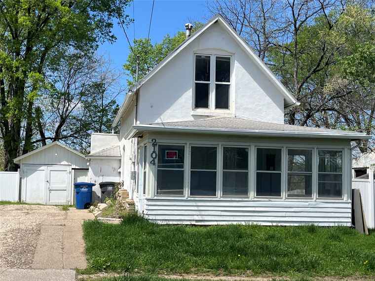 Photo of 2104 23rd St Des Moines, IA 50310