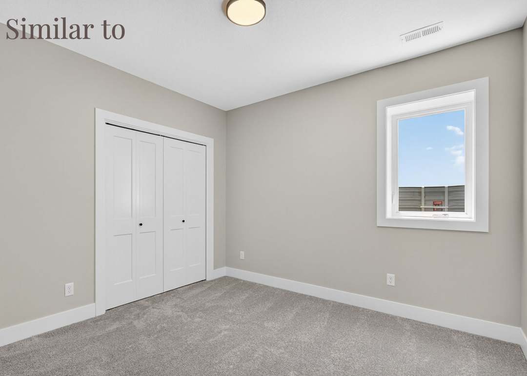 2939 Lake Hill Dr, Des Moines, IA 50320