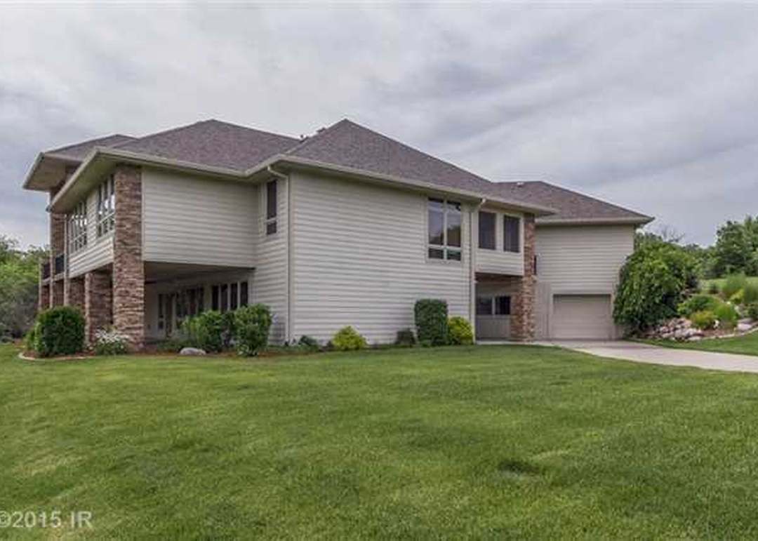 3608 Turnberry Dr, West Des Moines, IA 50265